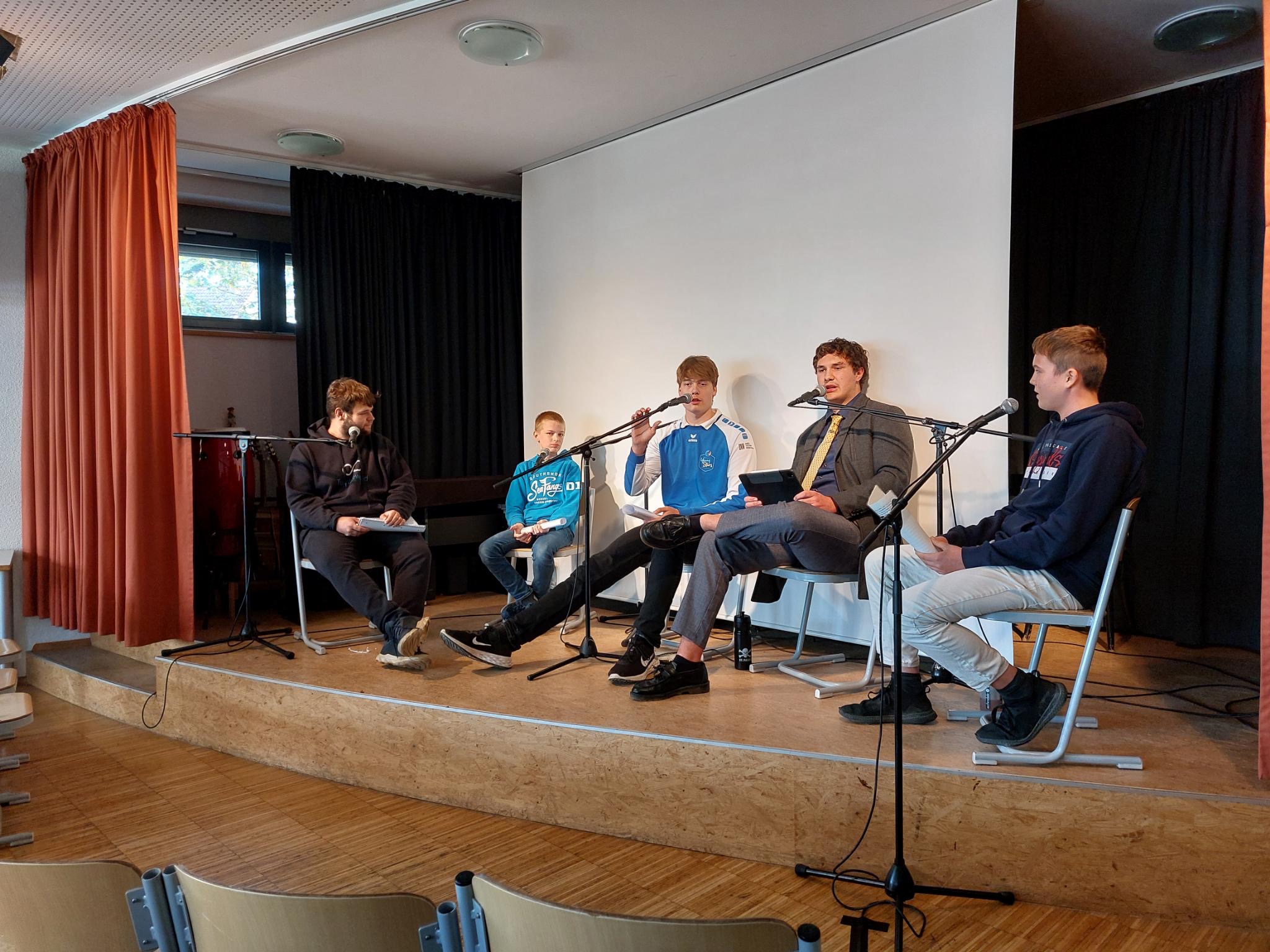 Podiumsdiskussion der Parteien